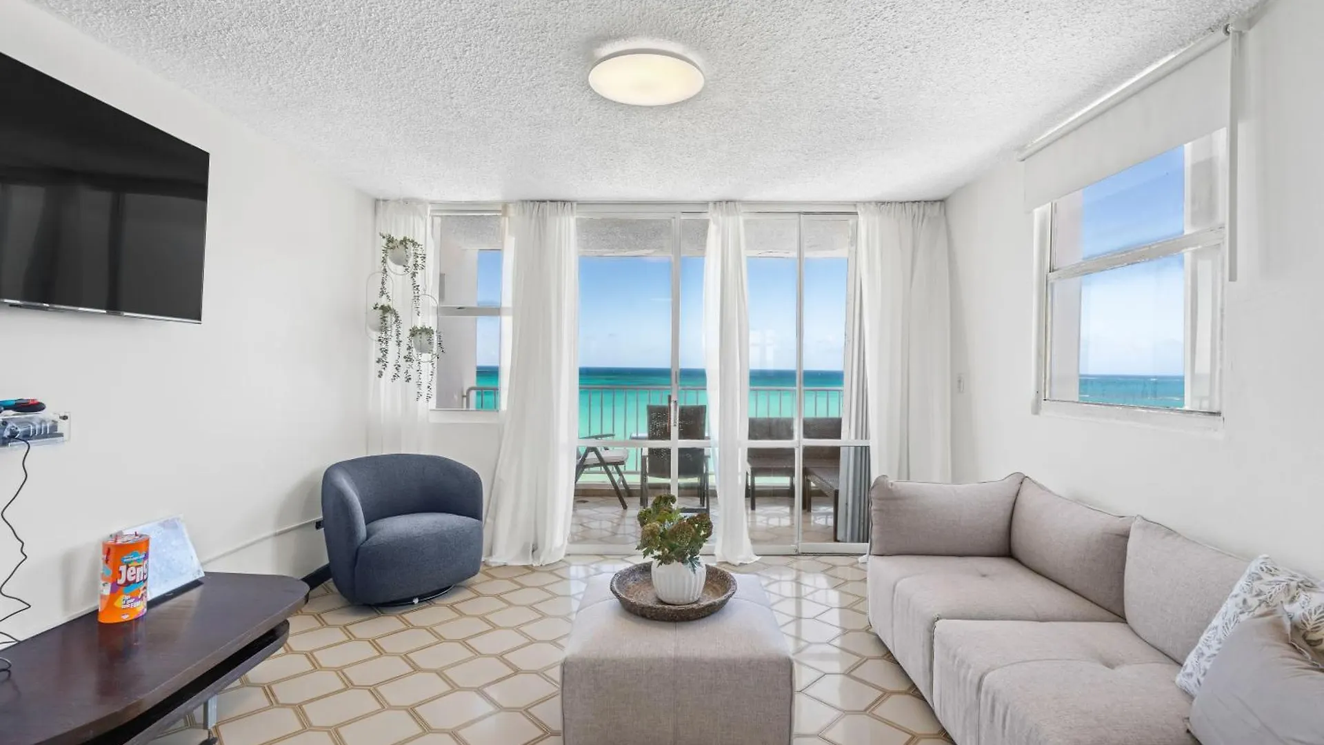 Beachfront Isla Verde Beach Balcony View Pool San Juan Apartment